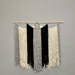 Yarn wall hanging